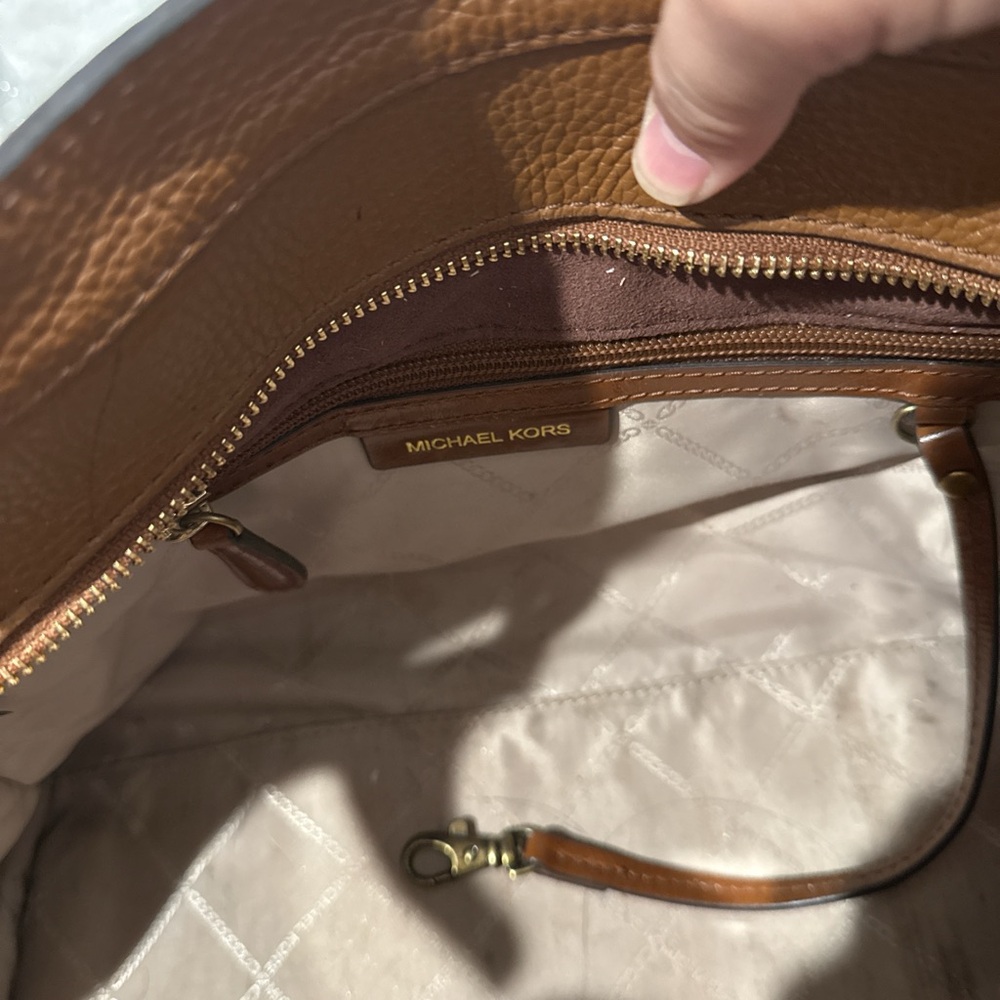 Michael Kors Tan Leather Handbag with Gold Accents - Picture 6 of 8